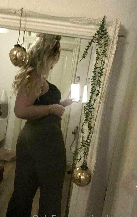Photo nue de fuite OnlyFans de Realnanna