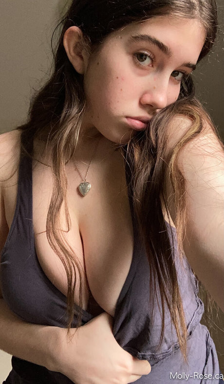 Itsmollyyyrose_again