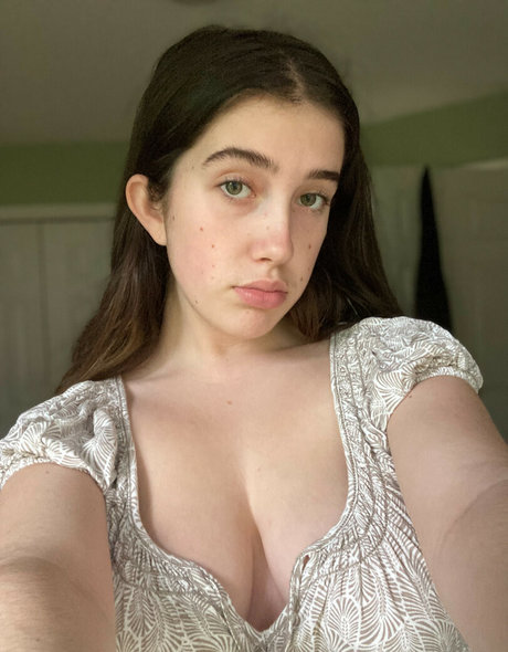 Itsmollyyyrose_again