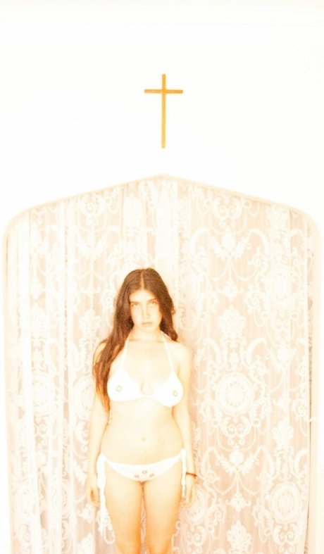 Itsmollyyyrose_again