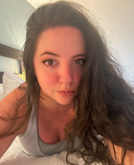 Ava_hadley