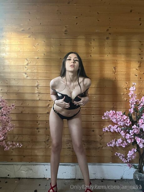 Photo nue de fuite OnlyFans de Lia Nova