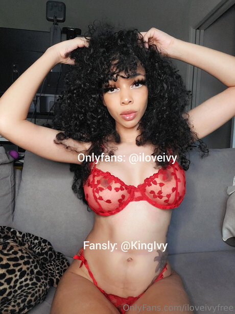 Photo nue de fuite OnlyFans de Iloveivyfree