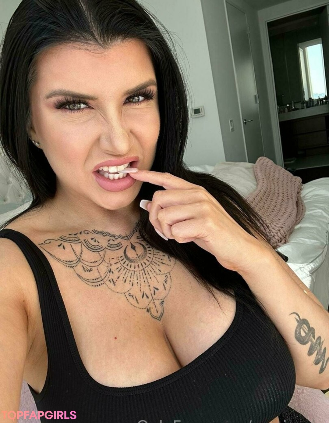 Photo nue de fuite OnlyFans de Romi Rain #1004