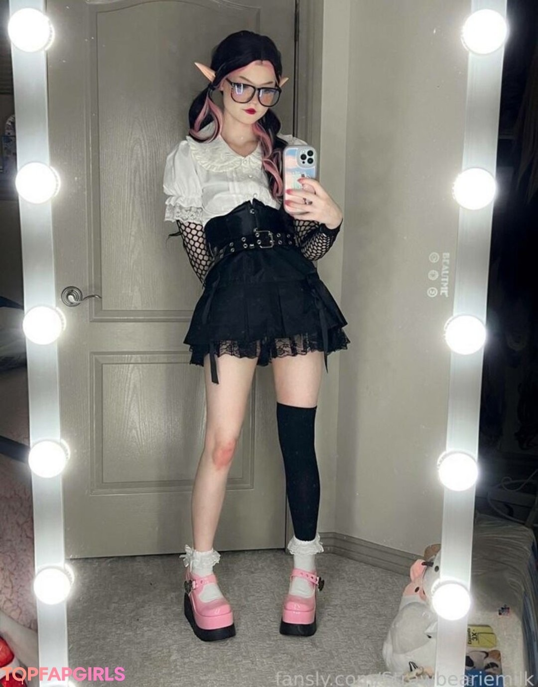 Photo nue de fuite OnlyFans de Strawbeariemilkk #1551