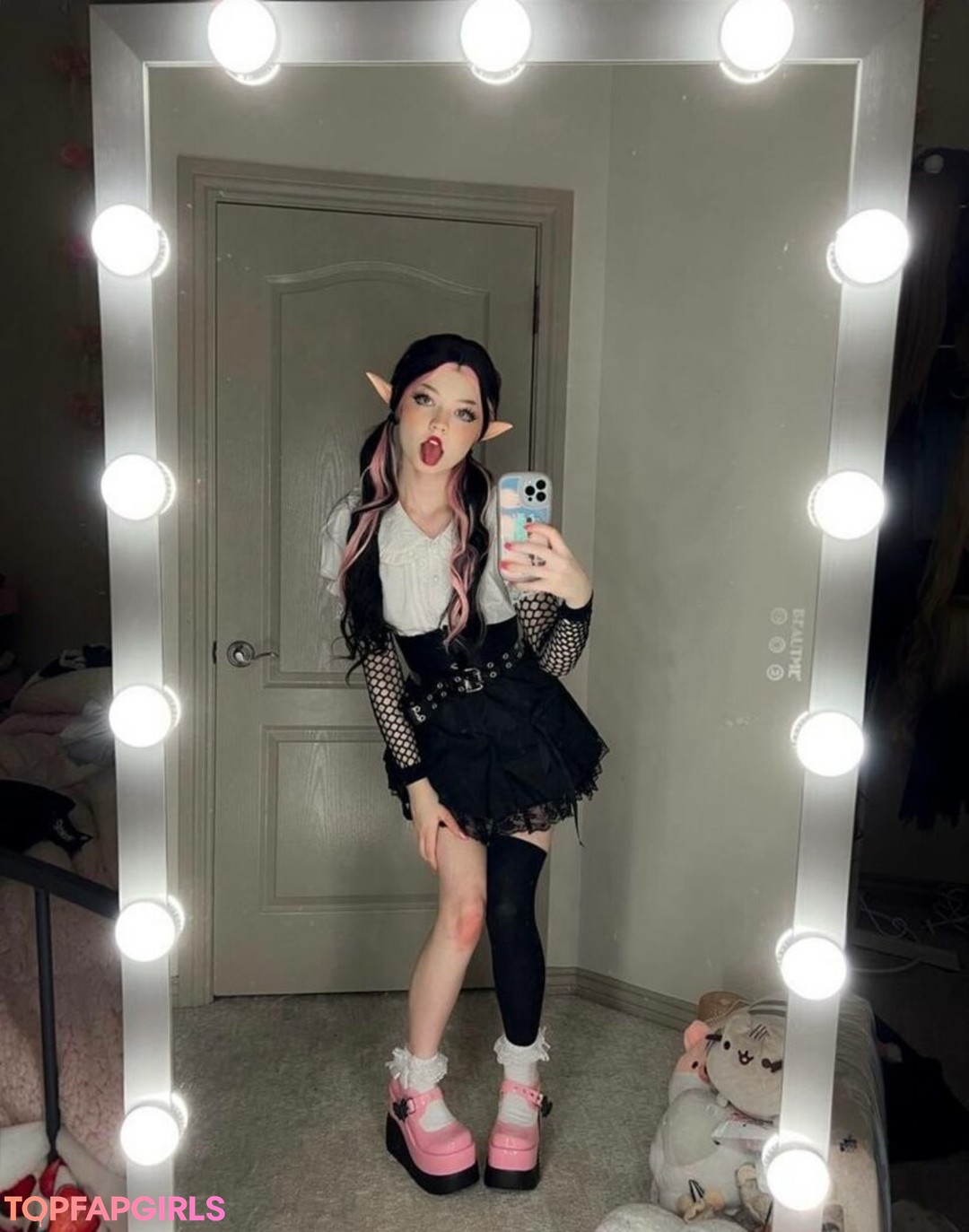 Photo nue de fuite OnlyFans de Strawbeariemilkk #1557