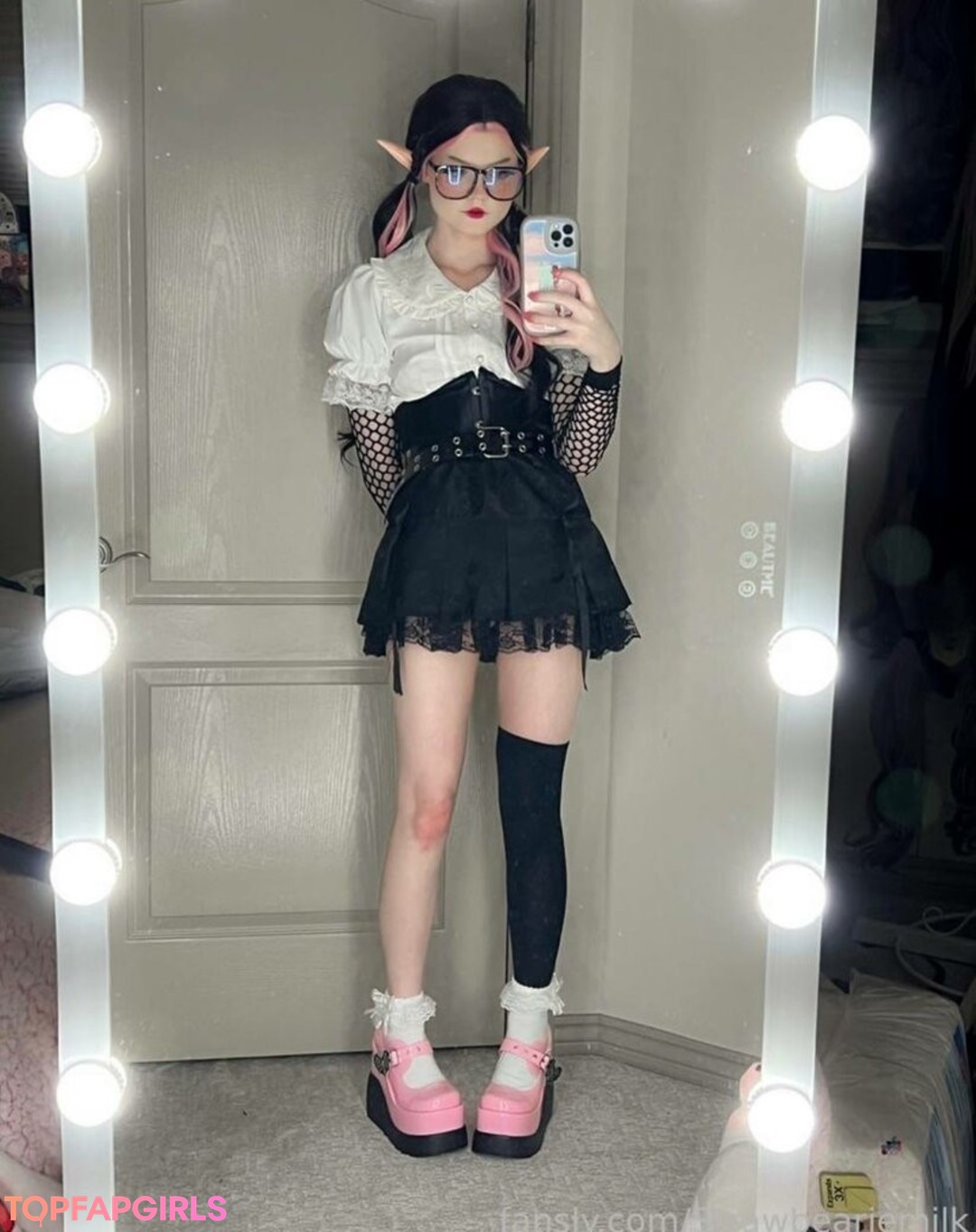 Photo nue de fuite OnlyFans de Strawbeariemilkk #1561