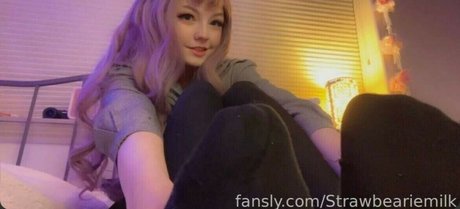 Photo nue de fuite OnlyFans de Strawbeariemilkk