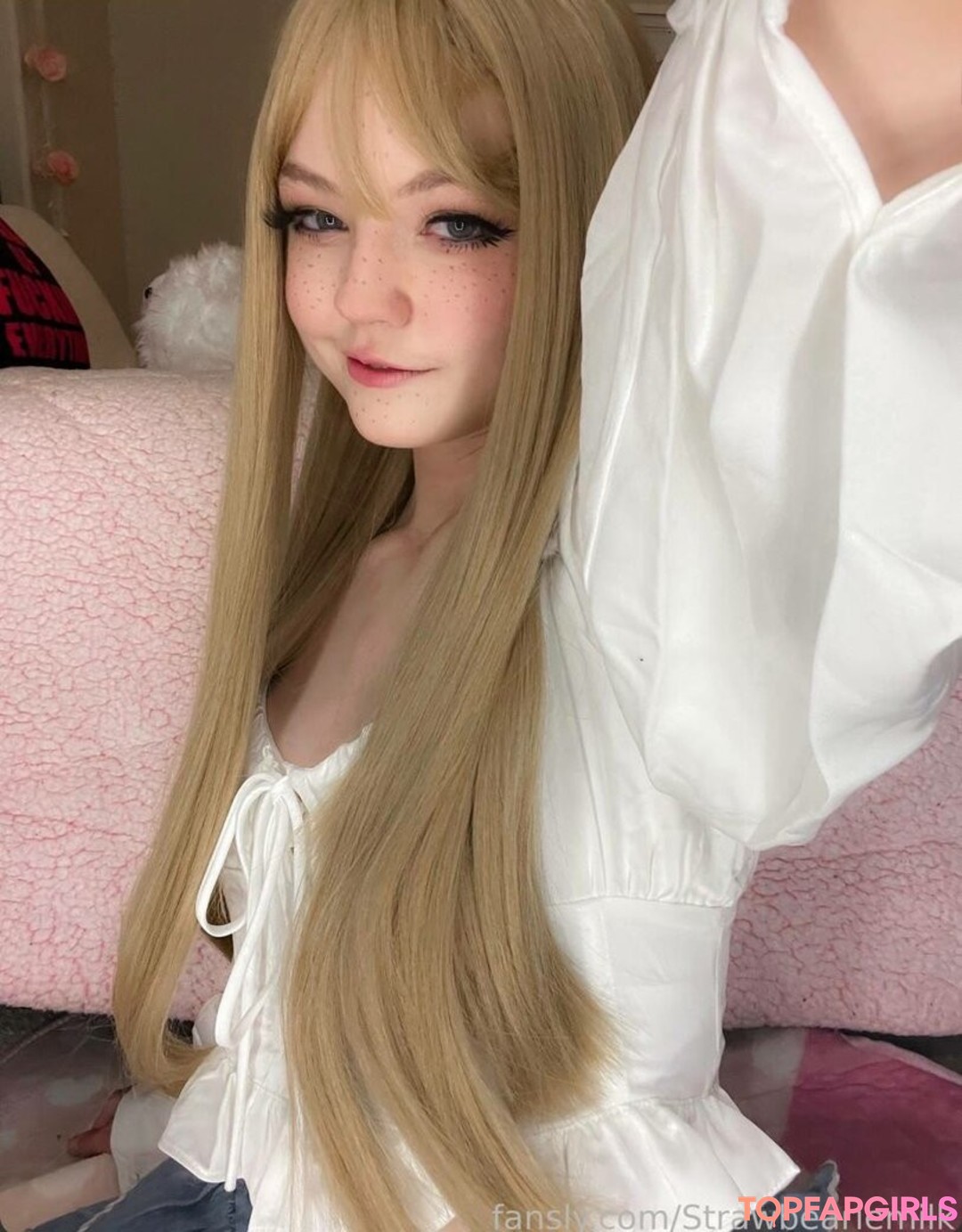 Photo nue de fuite OnlyFans de Strawbeariemilkk #1797