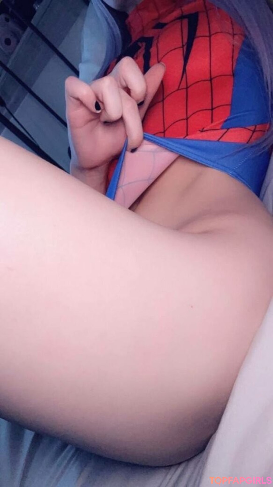 Photo nue de fuite OnlyFans de Strawbeariemilkk #2077