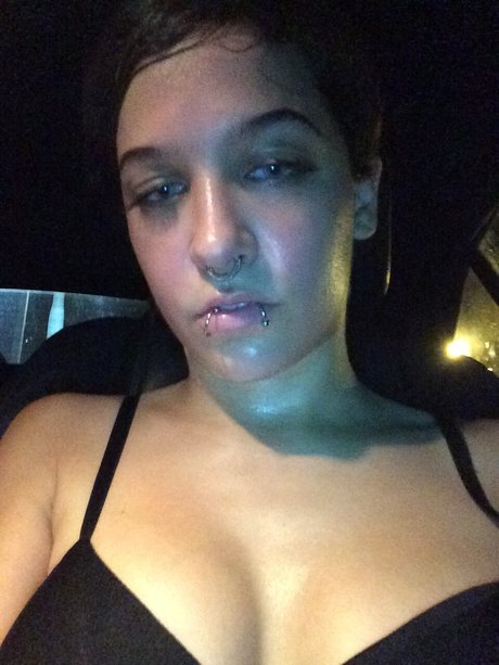 Photo nue de fuite OnlyFans de Annika Eve