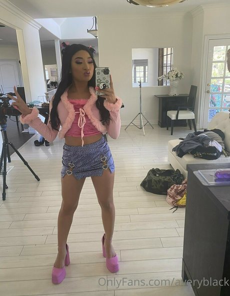Photo nue de fuite OnlyFans de Avery Black