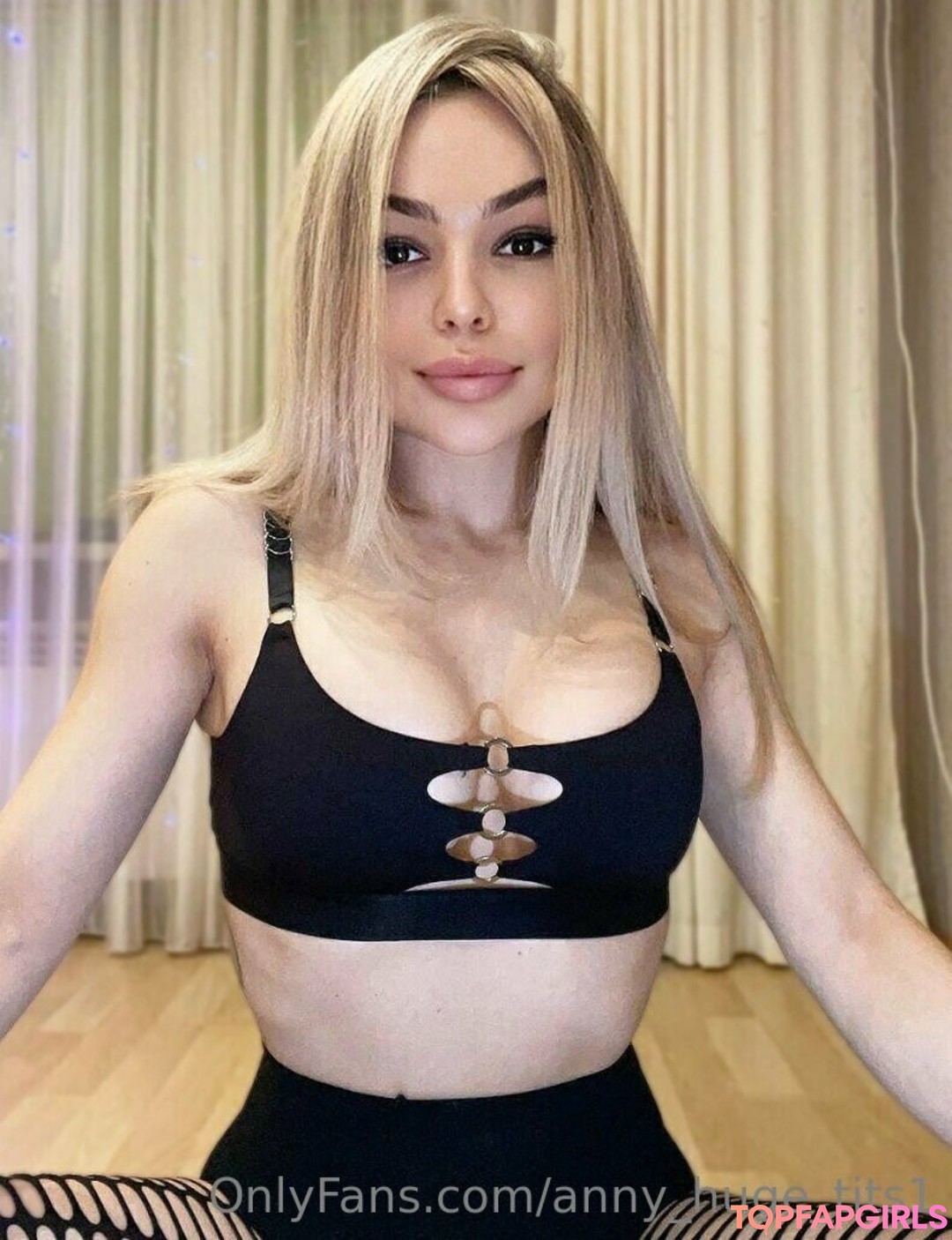 Photo nue de fuite OnlyFans de Kora Lina #1474