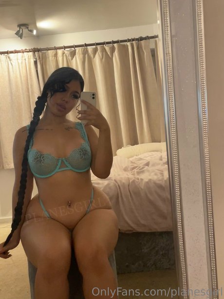 Photo nue de fuite OnlyFans de Planesgirl