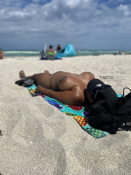Photo nue de fuite OnlyFans de Tlngt25