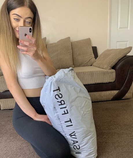Photo nue de fuite OnlyFans de Larnaronlyfans