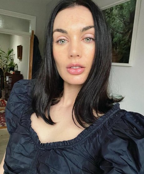 Photo nue de fuite OnlyFans de Poppy Corby Tuech