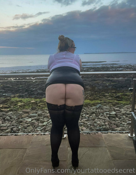 Photo nue de fuite OnlyFans de Yourtattooedsecret
