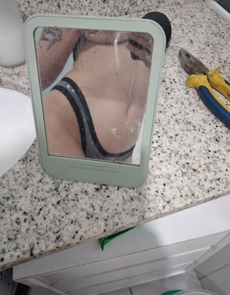 Photo nue de fuite OnlyFans de Liz Oliver