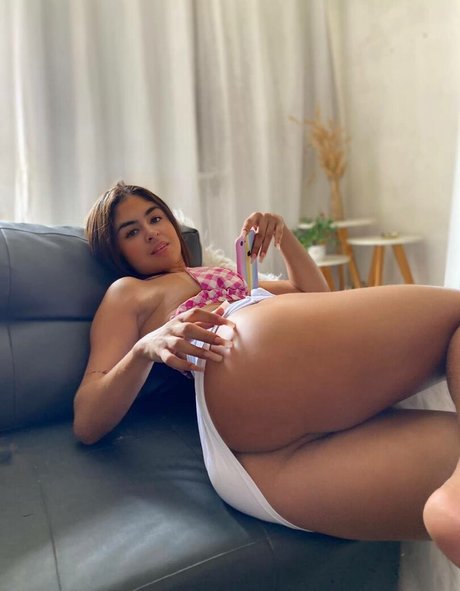 Photo nue de fuite OnlyFans de Larissa Lima