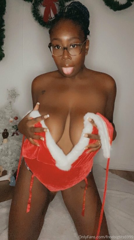 Photo nue de fuite OnlyFans de Freebigtits6999