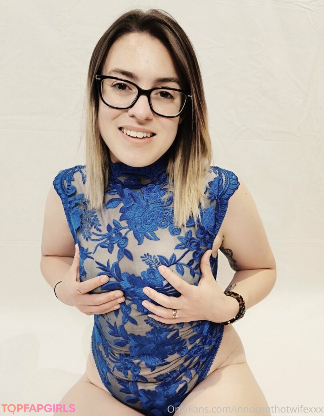 Photo nue de fuite OnlyFans de Innocenthotwifexxx #234 Photo nue de fuite OnlyFans de Innocenthotwifexxx #234