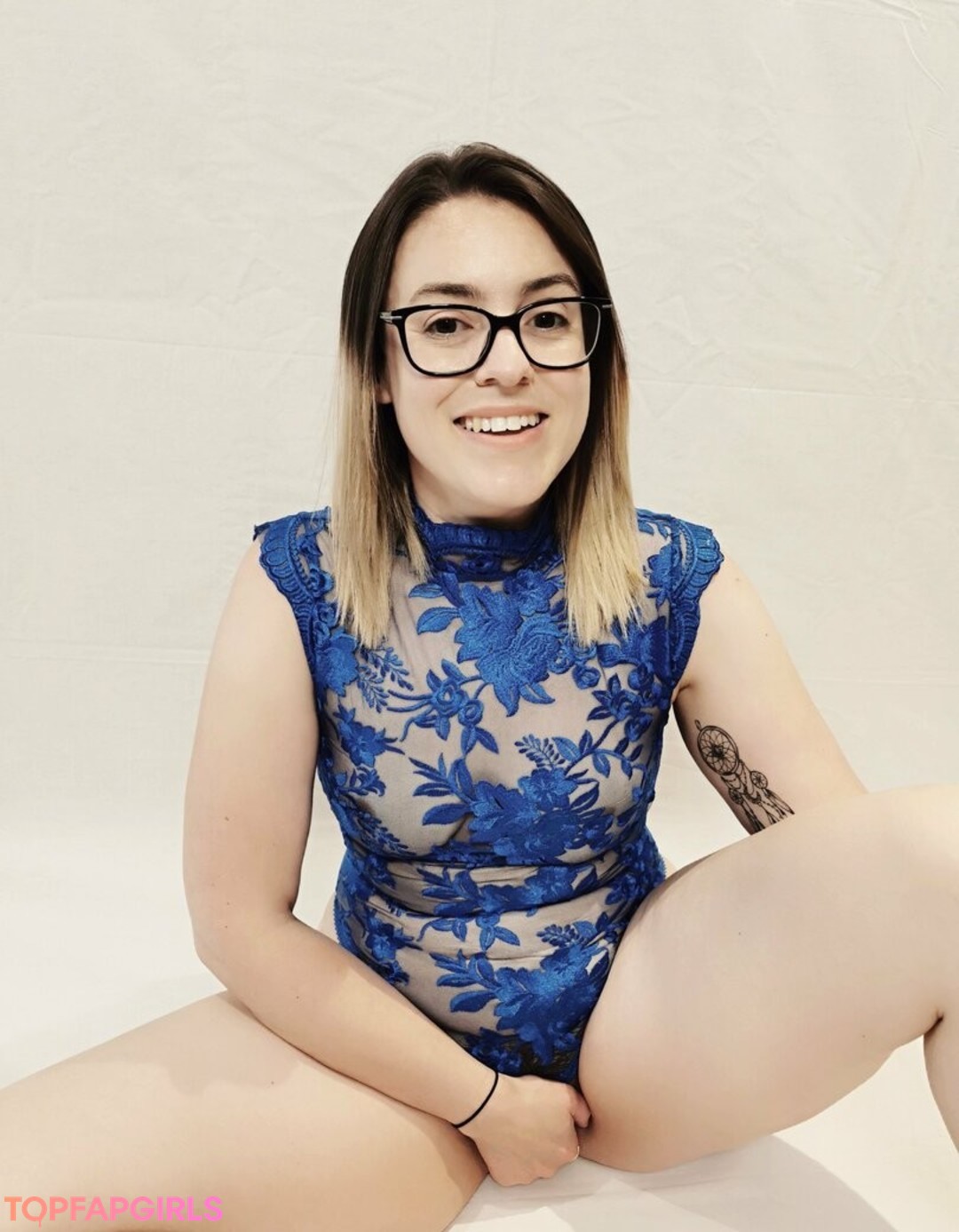 Photo nue de fuite OnlyFans de Innocenthotwifexxx #236 Photo nue de fuite OnlyFans de Innocenthotwifexxx #236