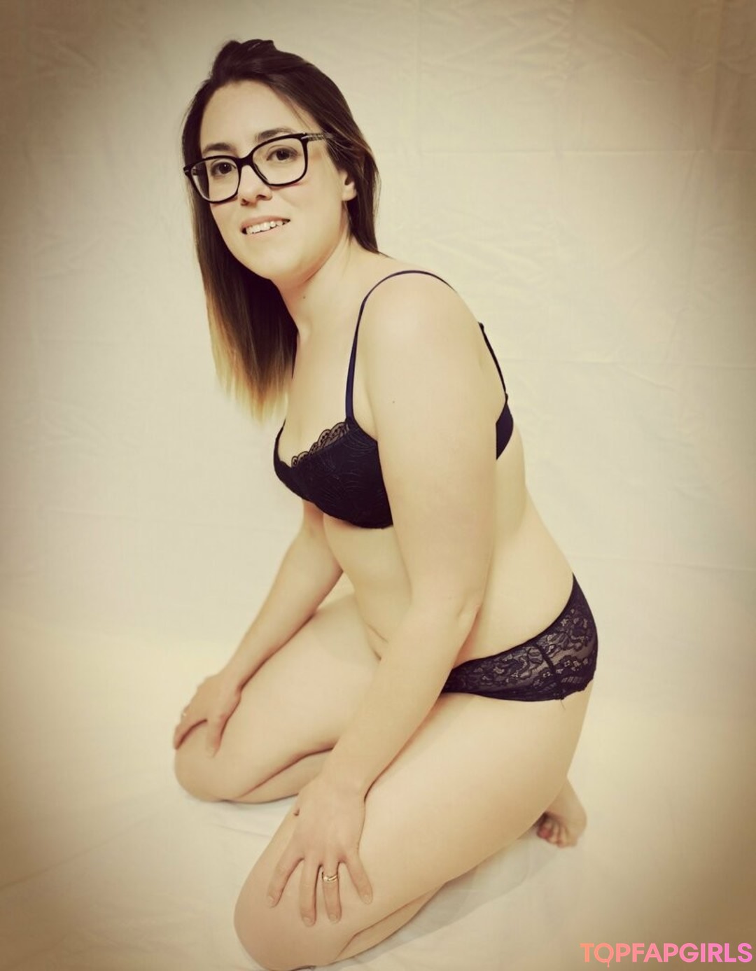 Photo nue de fuite OnlyFans de Innocenthotwifexxx #29 Photo nue de fuite OnlyFans de Innocenthotwifexxx #29