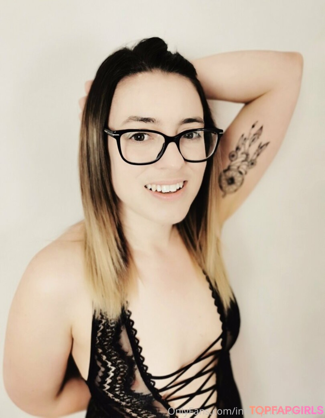 Photo nue de fuite OnlyFans de Innocenthotwifexxx #5 Photo nue de fuite OnlyFans de Innocenthotwifexxx #5