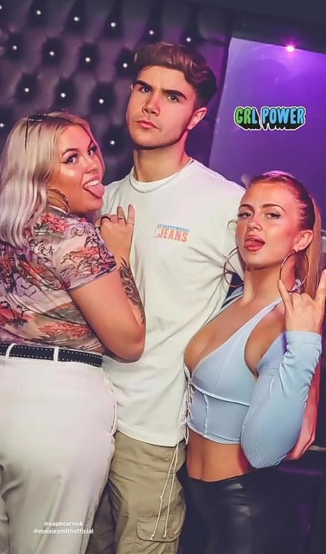 Photo nue de fuite OnlyFans de Maisie Smith