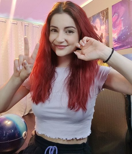 Anniefuchsia