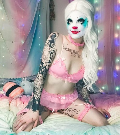 Photo nue de fuite OnlyFans de Yourlittleclowngirl
