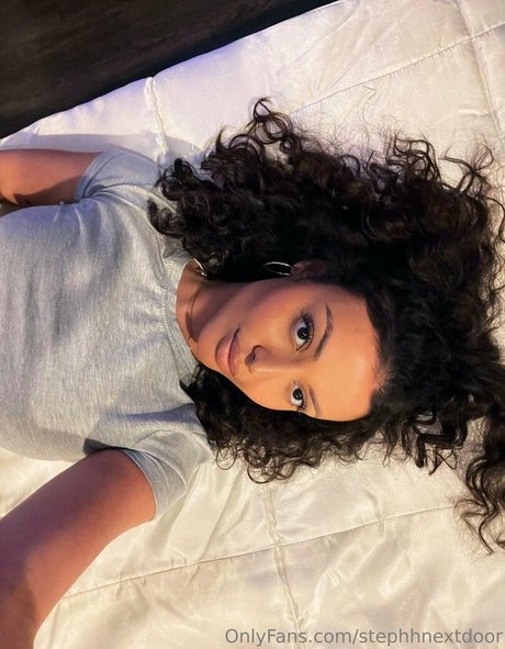 Photo nue de fuite OnlyFans de Stephhnextdoor