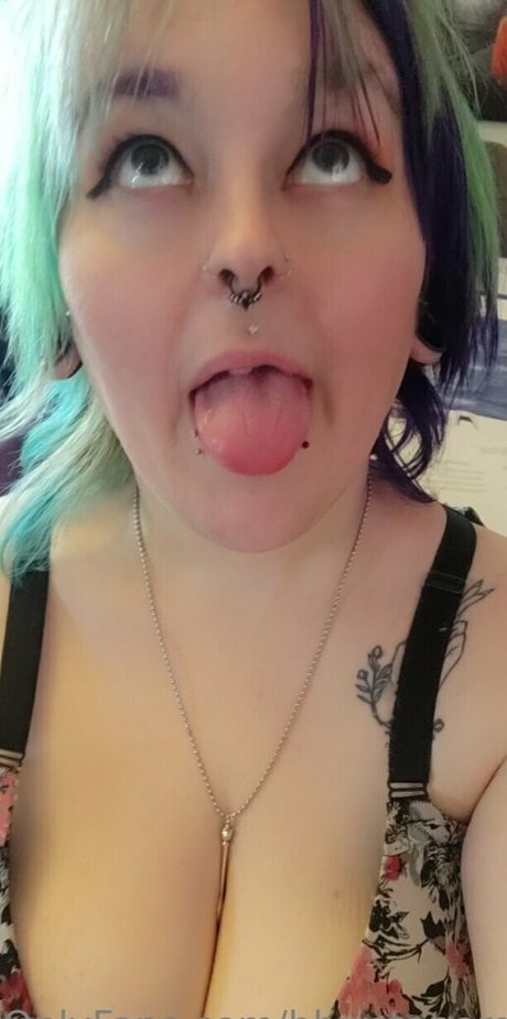 Photo nue de fuite OnlyFans de Lilbbwstoner