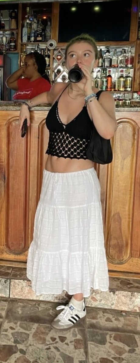 Photo nue de fuite OnlyFans de Genevieve Hannelius