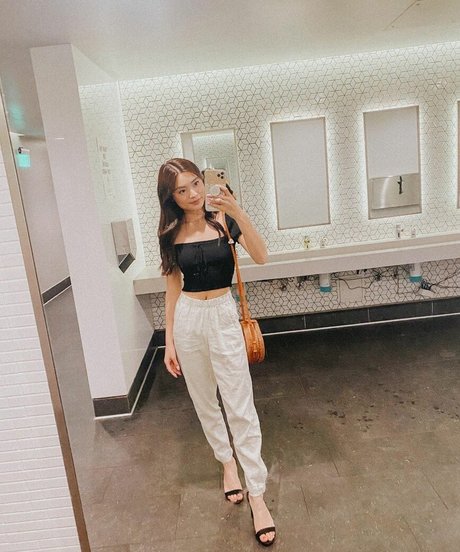 Photo nue de fuite OnlyFans de Ashley Liao