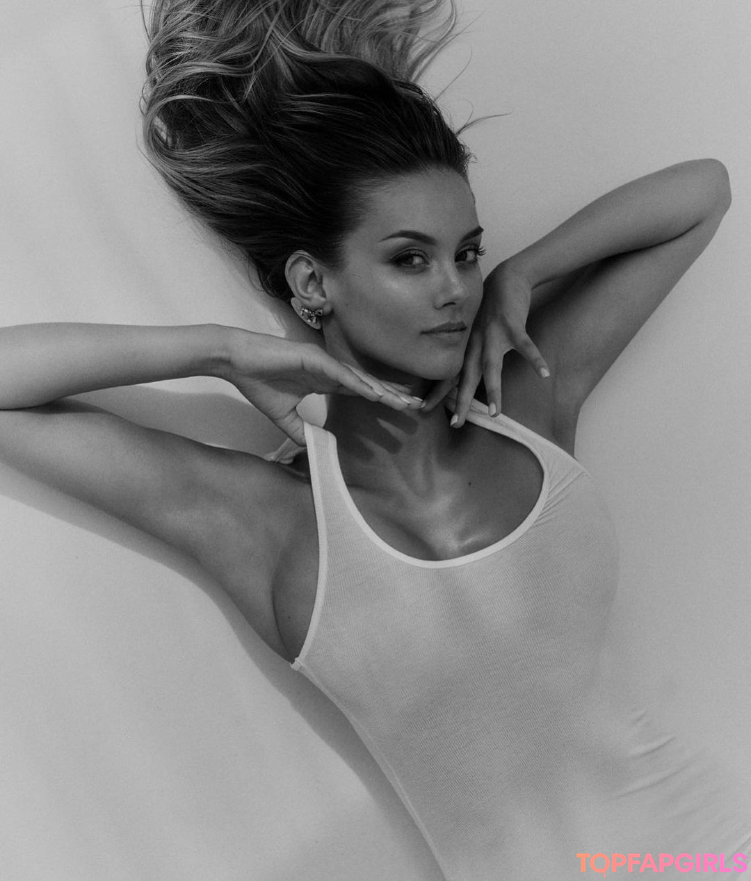 Photo nue de fuite OnlyFans de Nicola Cavanis #1189