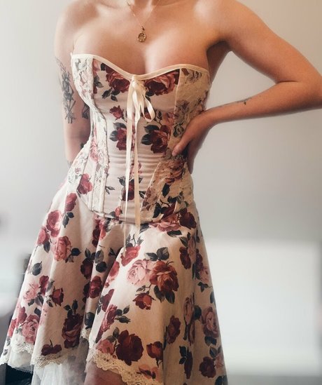 Photo nue de fuite OnlyFans de Janet Devlin