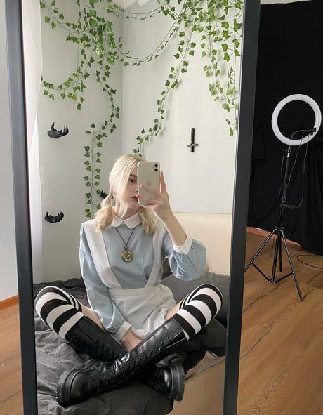 Photo nue de fuite OnlyFans de Allotrop