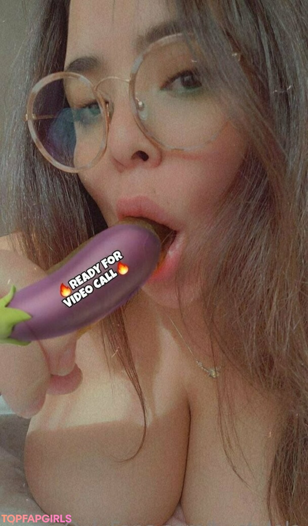 Photo nue de fuite OnlyFans de Bustylola #1044