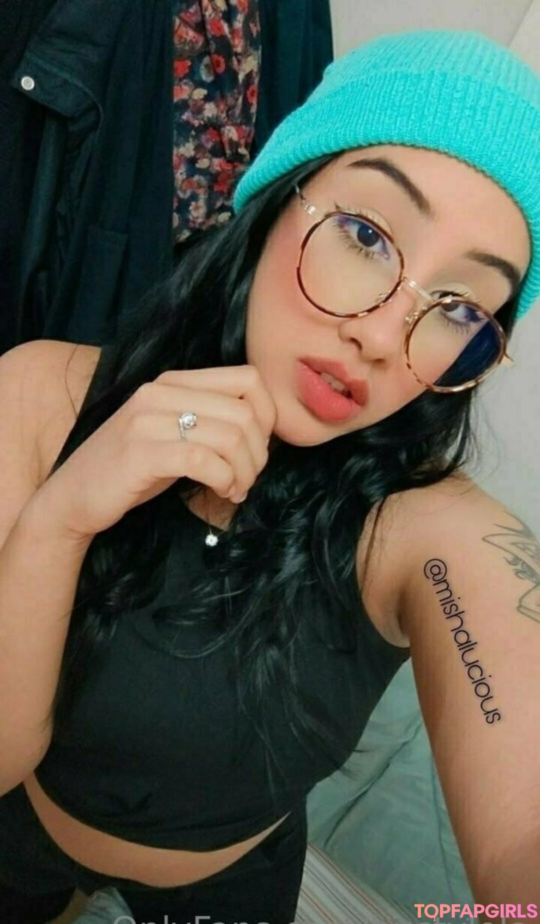 Photo nue de fuite OnlyFans de Bustylola #1050