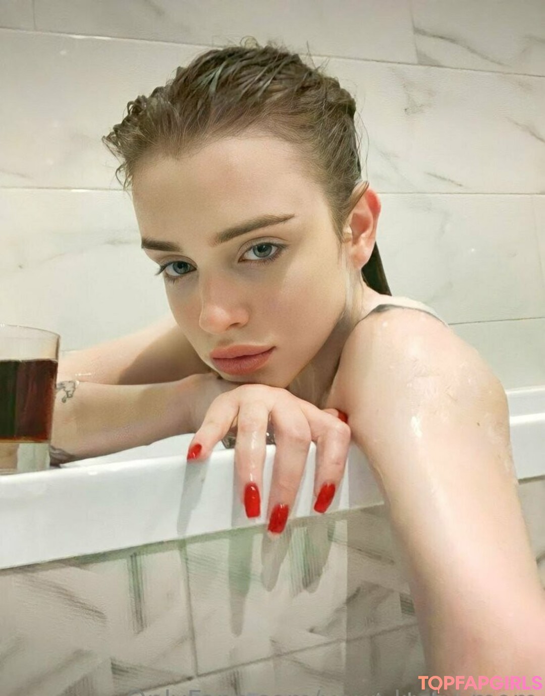 Photo nue de fuite OnlyFans de Yourlustymom #1013