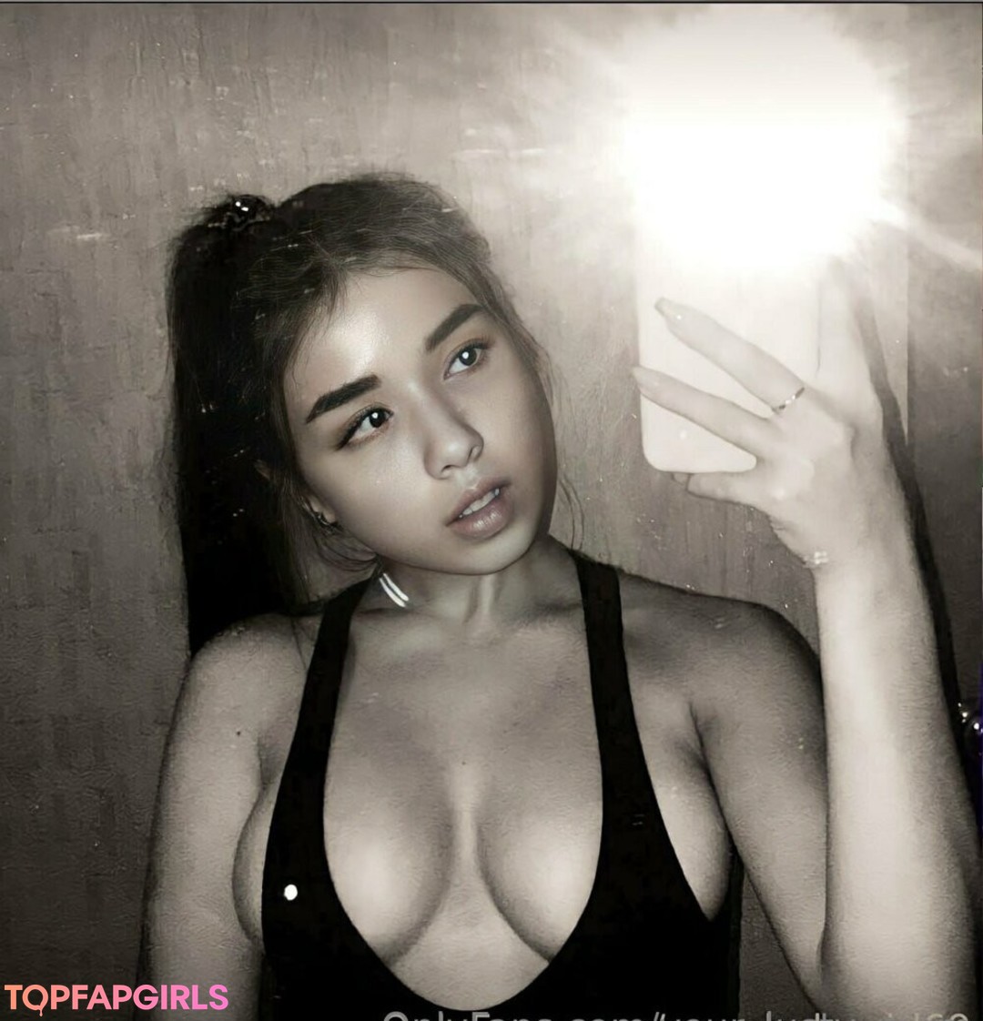Photo nue de fuite OnlyFans de Yourlustymom #1365