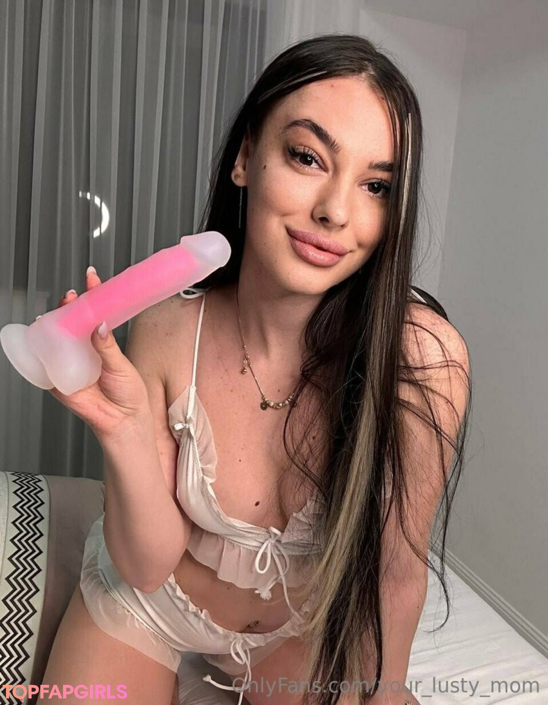 Photo nue de fuite OnlyFans de Yourlustymom #1527