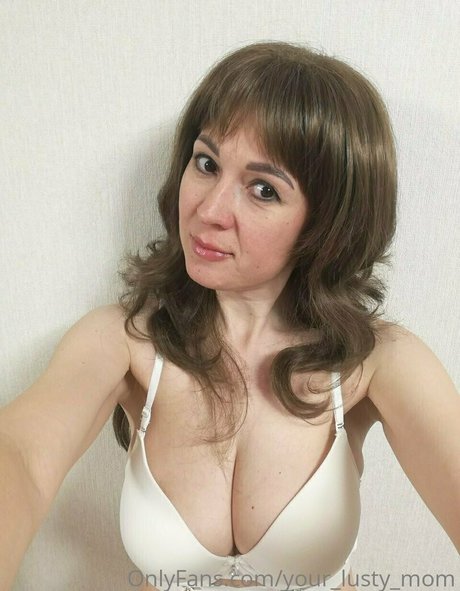 Photo nue de fuite OnlyFans de Yourlustymom