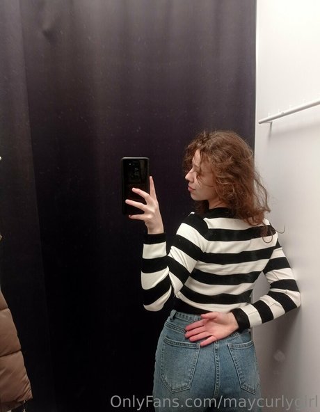 Photo nue de fuite OnlyFans de Maycurlygirl