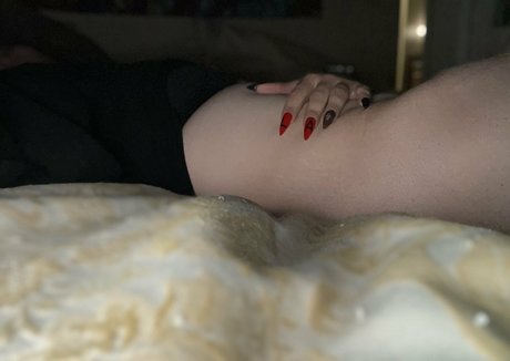 Photo nue de fuite OnlyFans de Victorialunaarose