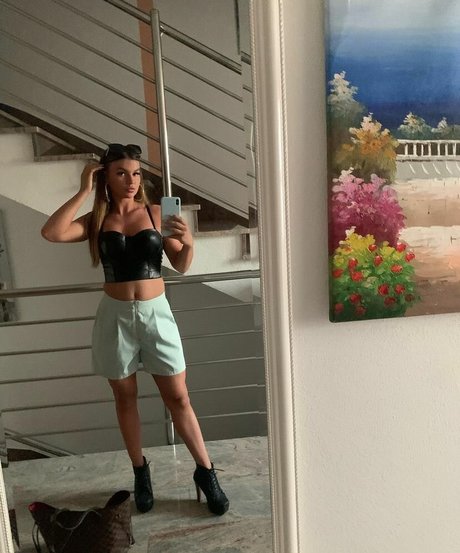 Photo nue de fuite OnlyFans de Sarah Slavo