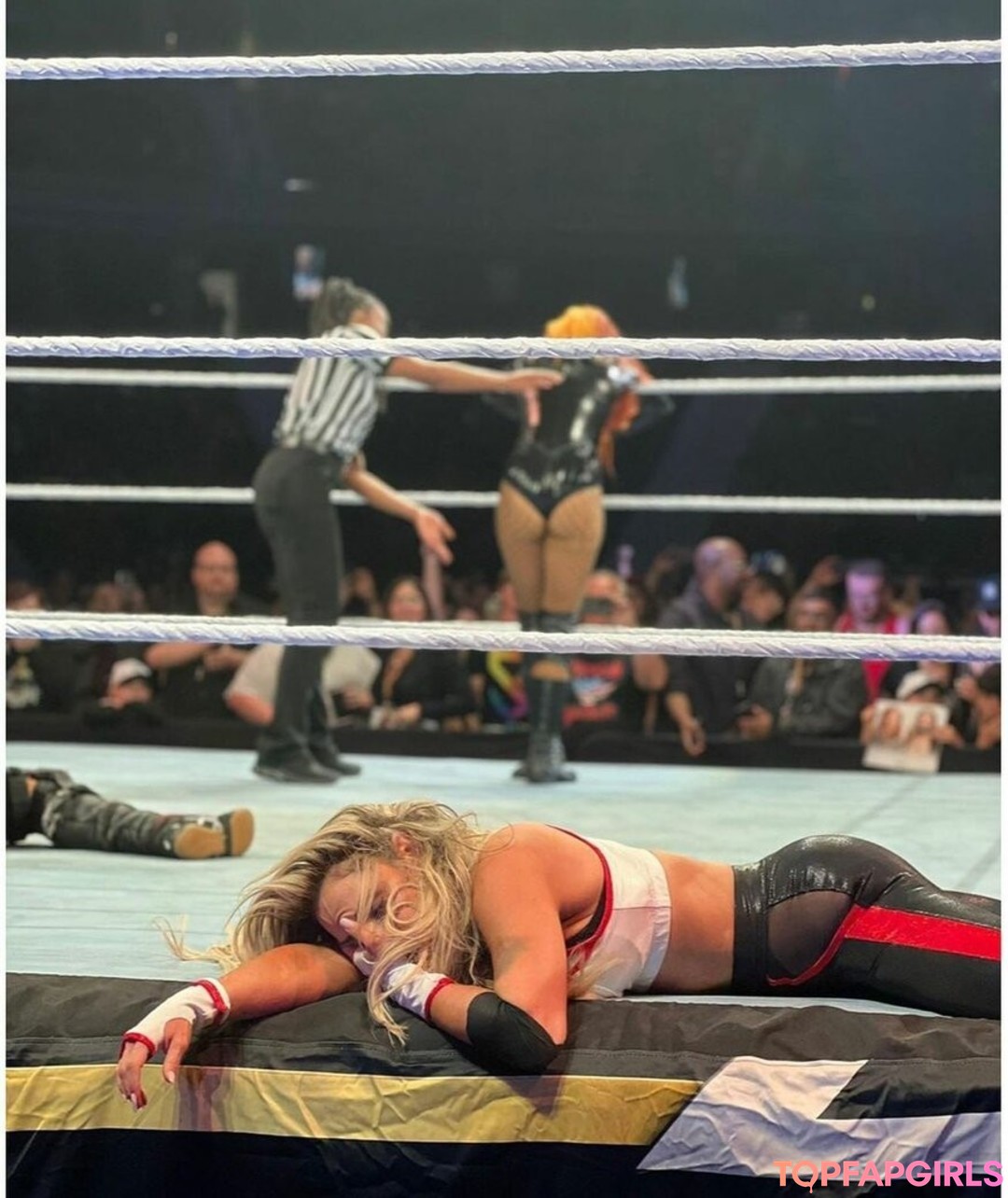 Photo nue de fuite OnlyFans de Trish Stratus #1177