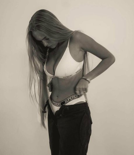 Photo nue de fuite OnlyFans de Lies Zhara